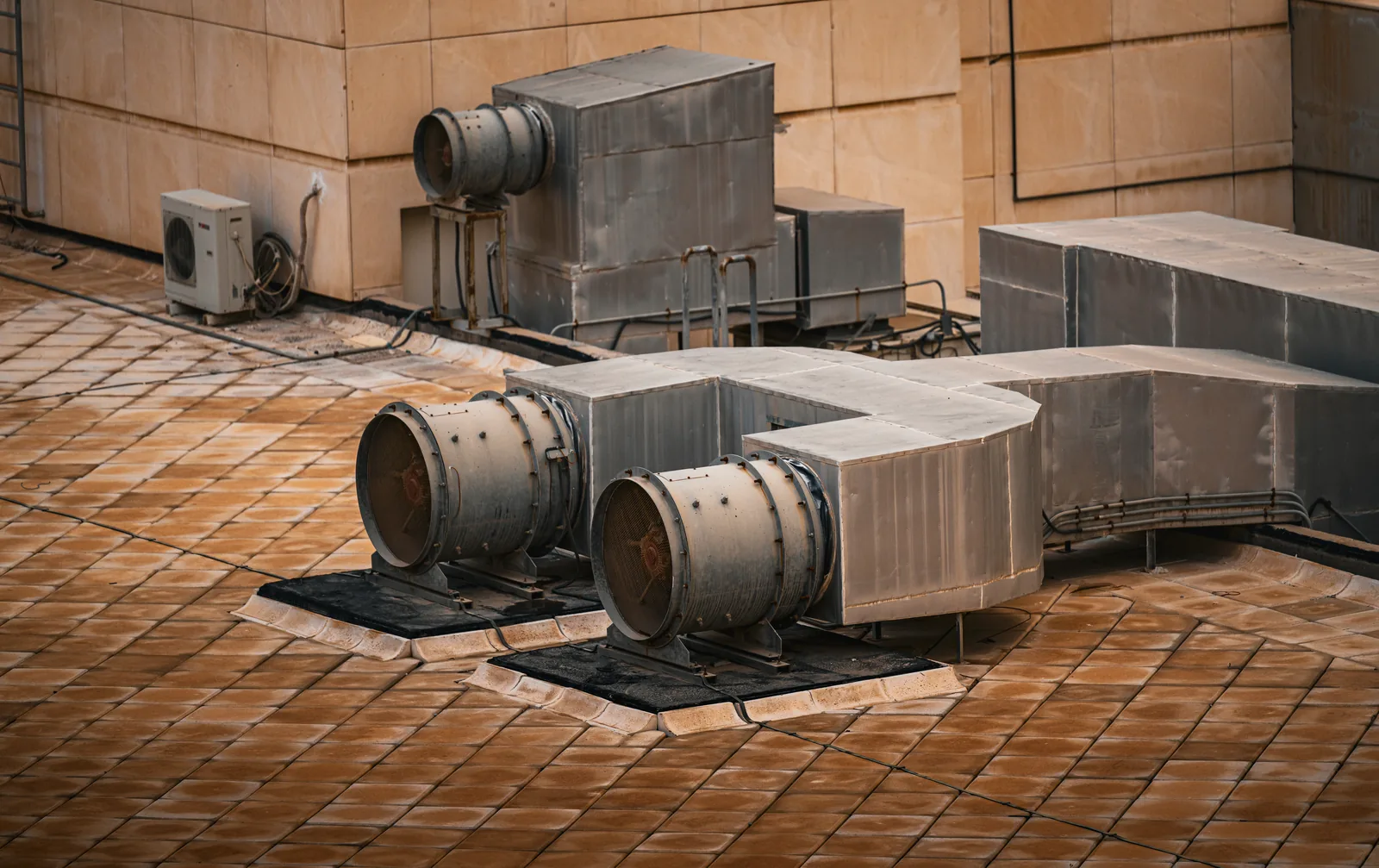 AI Appointment Setter for HVAC, Plumbing & Roofing | 2026 Guide