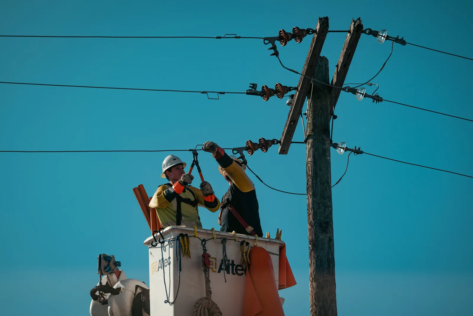 AI Field Service Dispatch for Electricians in 2026: The Complete Guide