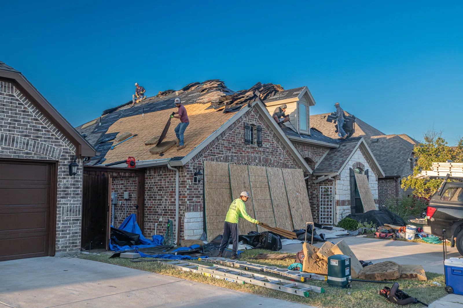 AI Voice Agent for Roofing Contractors: 2026 Guide to Capturing Leads